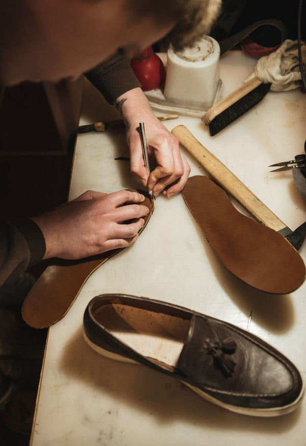 repair shoes services in dubai